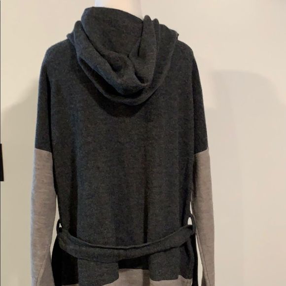 Paraphrase Gray Hooded Sweater Cardigan Sz XL - Picture 3 of 16